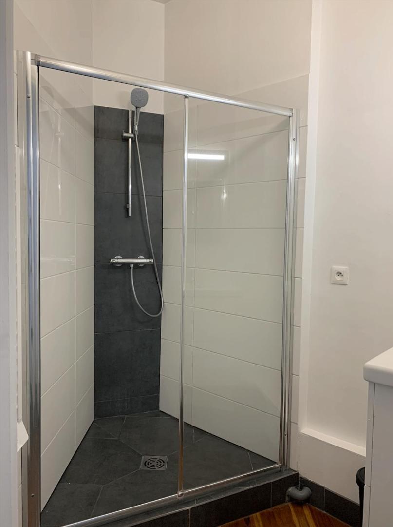 Apartment 2 Avec Parking, Proche Metro Lille